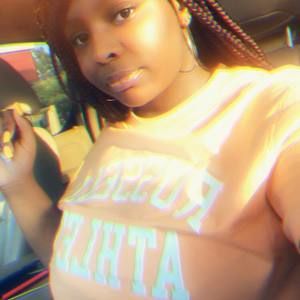 Meet your Posher, Alexis